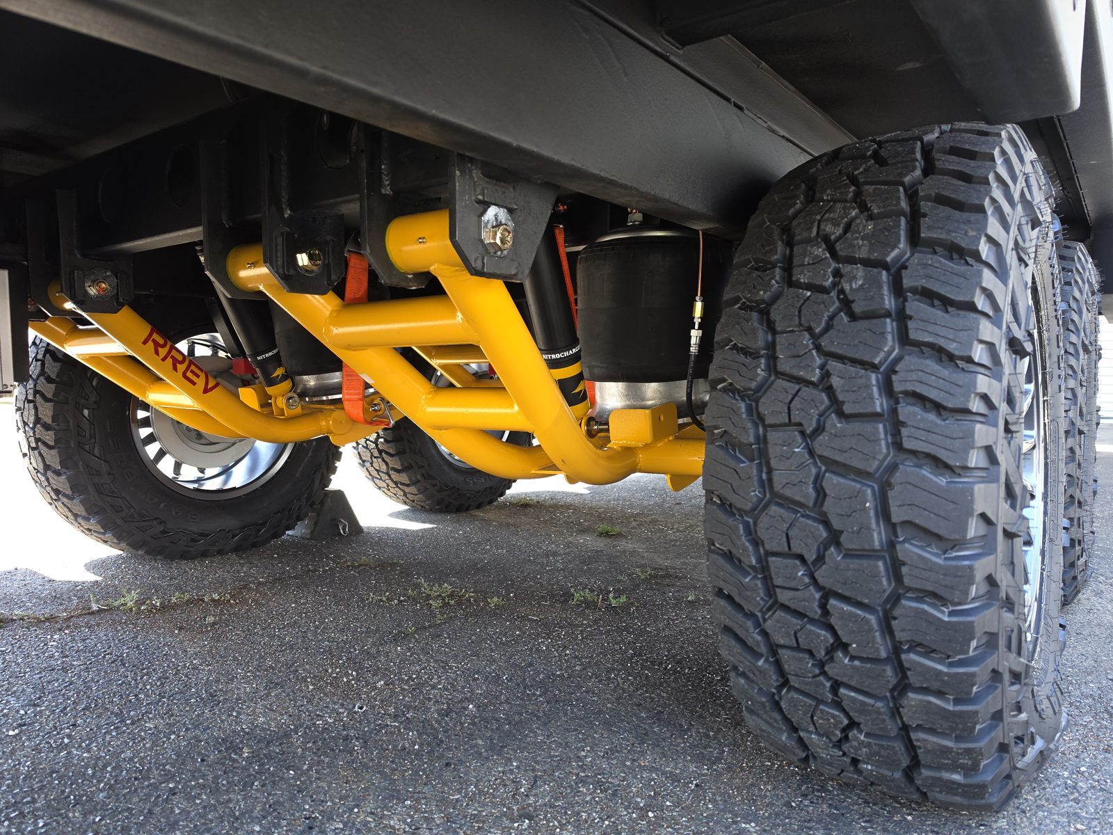 RREV independent trailing arm air suspension underside view